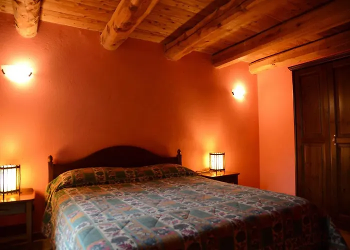 ホテル Diffuso La Marmu Osteria Della Croce Bianca 3*